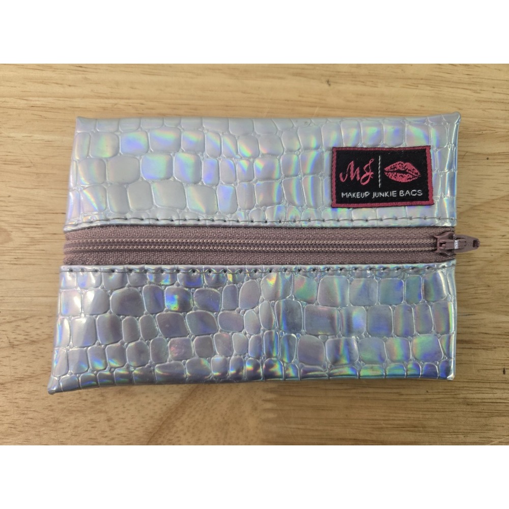 Makeup Junkie Bag,‎ Micro "Holographic Gator" .